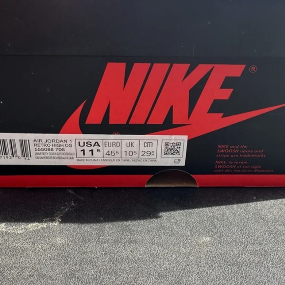 Jordan 1 Retro High OG Brotherhood 2022 - Picture 3 of 5